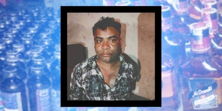 আড়াইহাজারে বিদেশী মদ-ফেন্সিডিলসহ গ্রেফতার