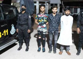 সিদ্ধিরগঞ্জে বিএসটিআই স্টিকারে ভেজাল খাদ্য !