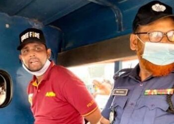 আসল পুলিশ, নকল পুলিশ