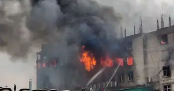 ‘ওভারটাইমের’ টাকা পেতে এক সপ্তাহ আগে বিক্ষোভ হয়েছিল