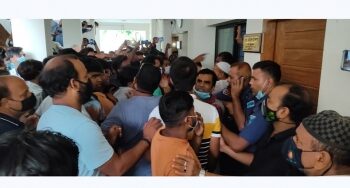 পশুর হাটকে কেন্দ্র করে নারায়ণগঞ্জে উত্তেজনা