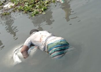 রূপগঞ্জে খাল থেকে পরিচয় বিহীন লাশ উদ্ধার