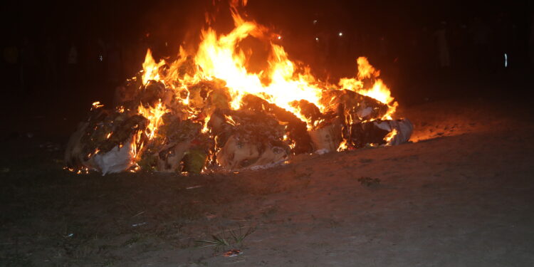 আড়াইহাজারে নিষিদ্ধ ১২ হাজার কেজি পলিথিন ধ্বংস
