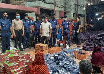 সিদ্ধিরগঞ্জে অবৈধ কারখানা, জরিমানা নাকি নেপথ্যে সখ্যতা ?