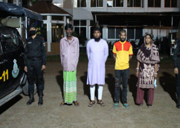 টানবাজার থেকে নারীসহ ৪ মাদক ব্যবসায়ী গ্রেফতার