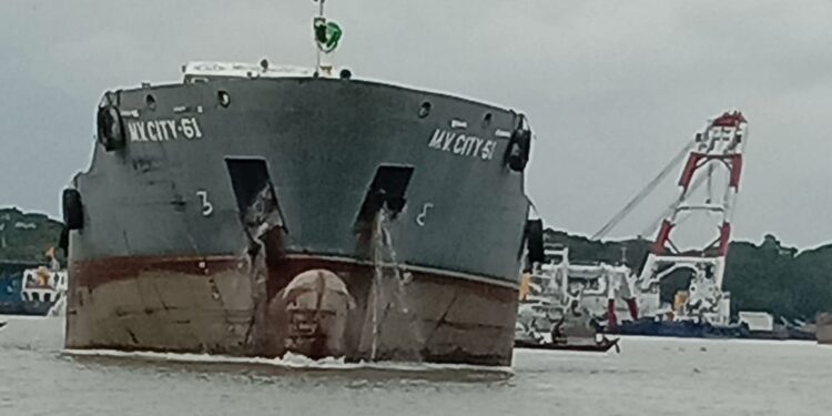 প্রাণ চাঞ্চল্য ফিরেছে মৃত শীতলক্ষ্যা