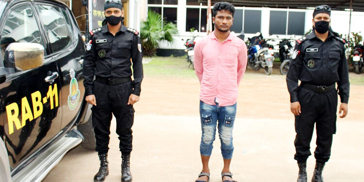 হোন্ডার সিটের নিচে ৮০ বোতল ফেনসিডিল