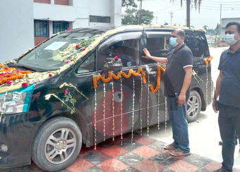 বরযাত্রীর বেশে বাড়ী ফিরলেন কনস্টেবল আফসার !