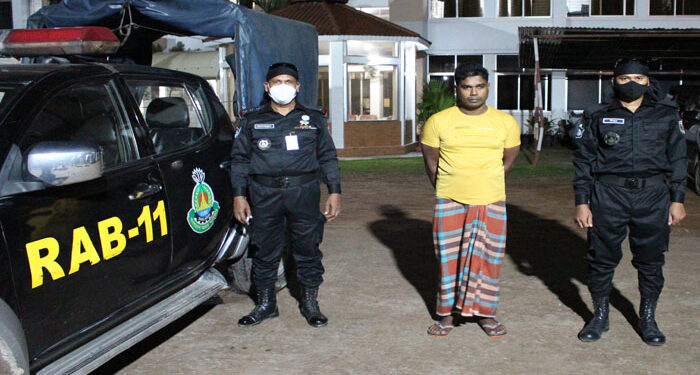 সোনারগাঁয় ১৯৩৩০ পিস ইয়াবাসহ গ্রেফতার কবির