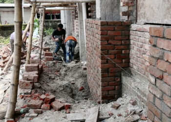 সোনারগাঁয়ে হাসপাতাল নির্মাণেও অনিয়ম