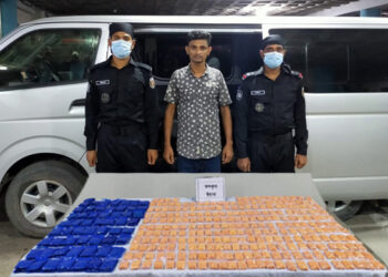 সিদ্ধিরগঞ্জে ট্রাকের টায়ারে ৮০ হাজার ইয়াবা !