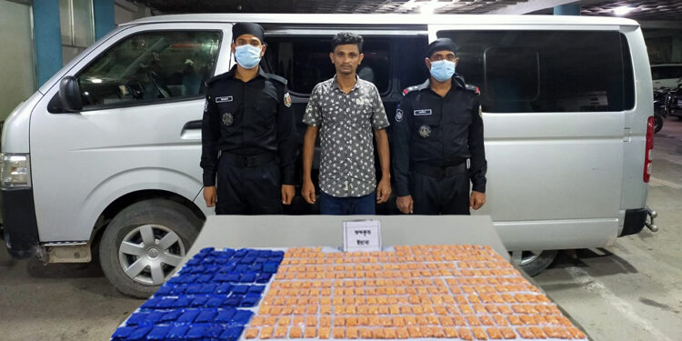 সিদ্ধিরগঞ্জে ট্রাকের টায়ারে ৮০ হাজার ইয়াবা !