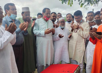 নেত্রীর কারণে আমি চেয়ারম্যান : আনোয়ার হোসেন