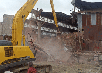 শীতলক্ষ্যা নদীর তীরের অবৈধ স্থাপনা উচ্ছেদ