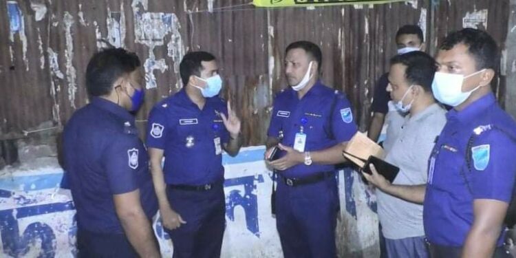 নগরীর ফুটপাত অপরাধীর আস্তানা ! ছুরিকাঘাতে ১জন নিহত