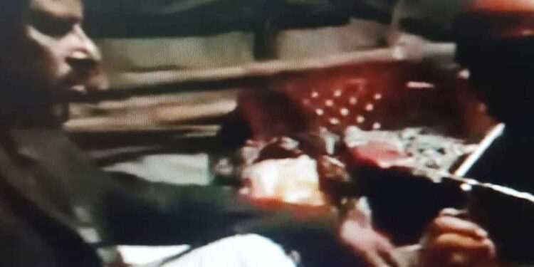 বন্দরে মেম্বার প্রার্থী কাদিরের মাদকের আসর