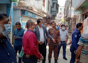ফতুল্লায় গ্যাস বিস্ফোরণ : ভবনটি ধসে পড়ার শঙ্কা