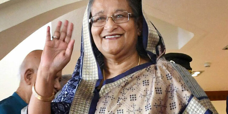 দেশে ফিরলেন প্রধানমন্ত্রী