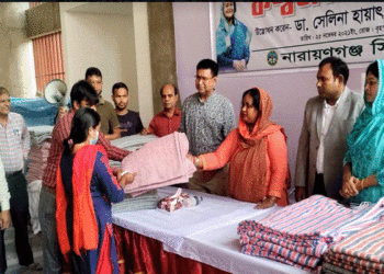 প্রধানমন্ত্রীর উপহার কম্বল বিতরণ করলেন মেয়র আইভী