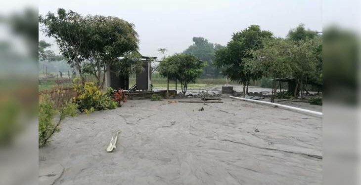 সোনারগাঁয়ে কৃষি জমিতে বালু ভরাট করায় জরিমানা