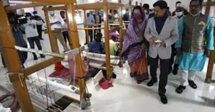 মসলিনের বাণিজ্যিক উৎপাদন শুরু শিগগিরই : বস্ত্রমন্ত্রী