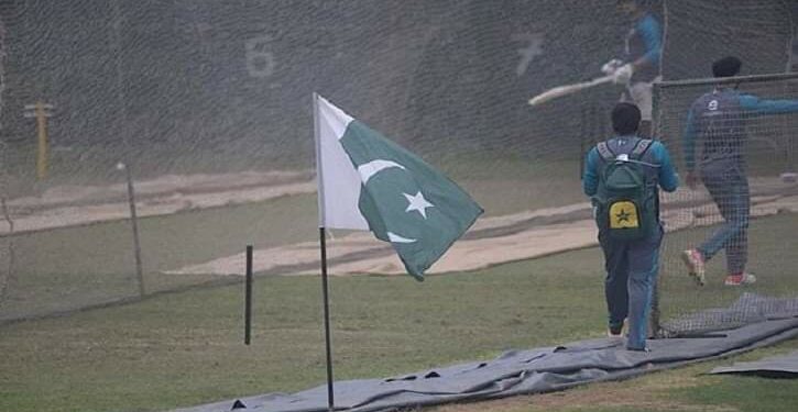 ‘ক্ষমা না চাইলে পাকিস্তানের এই দেশে খেলার দরকার নেই’