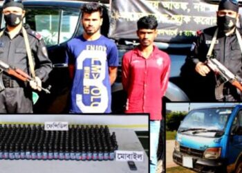 বিপুল ফেনসিডিলসহ দুই কারবারি আটক