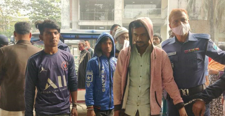 গান বাজিয়ে বাসে গণধর্ষণ, রিমান্ডে ধর্ষক