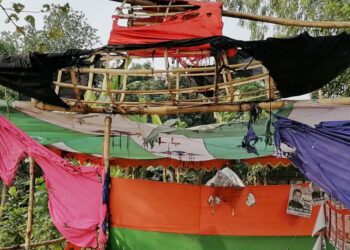 সোনারগাঁয়ে নৌকা পুড়িয়ে দিল দুবৃর্ত্তরা