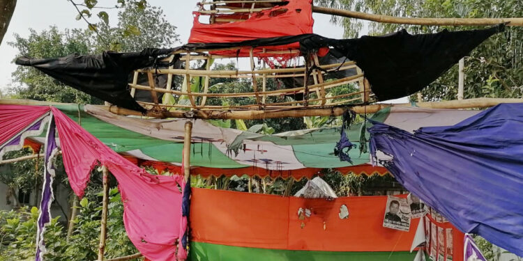 সোনারগাঁয়ে নৌকা পুড়িয়ে দিল দুবৃর্ত্তরা