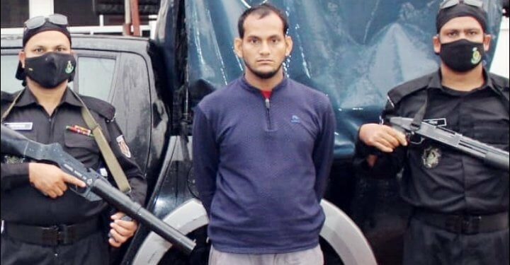 লোহার পাইপে হাজার হাজার ইয়াবা