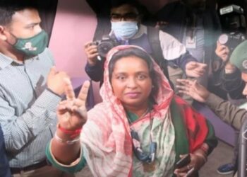 অপ্রতিরোধ্য আইভীর হ্যাটট্রিক জয়