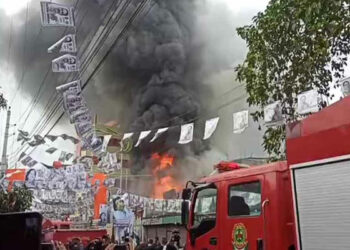 শহরে ককশিট গোডাউনে আগুন