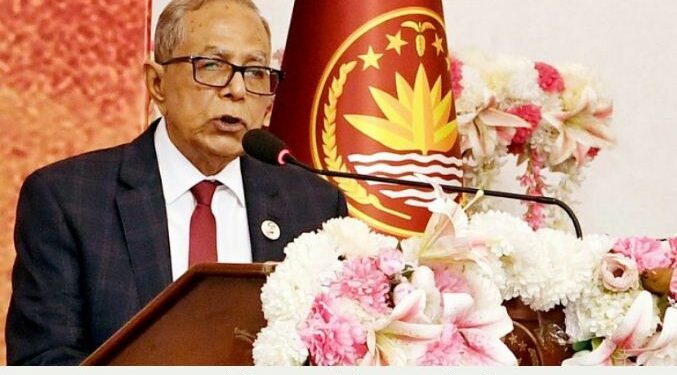 মনে রাখবেন, জনগণের টাকায় বেতন হয় : ডিসিদের রাষ্ট্রপতি