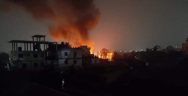রূপগঞ্জে মশারি কারখানায় ভয়াবহ অগ্নিকাণ্ড