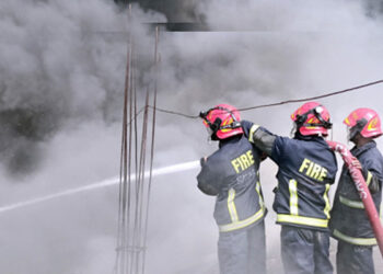 কাঁচপুর স্কয়ার নীট কম্পোজিটে আগুন নিয়ন্ত্রণে