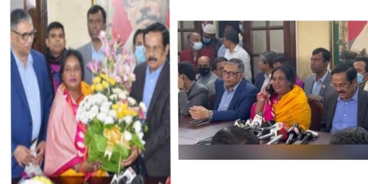 প্রধানমন্ত্রীকে ফোনে কৃতজ্ঞতা ও নেতাদের মিষ্টিমুখ করালেন আইভী