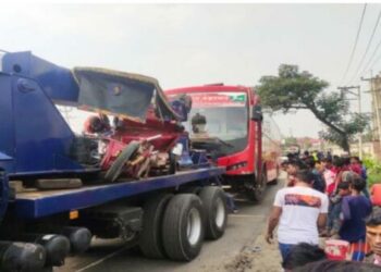 বিআরটিসি বাসের ধাক্কায় প্রাণ গেলো রিকশা চালকের