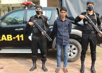 স্ত্রীর কব্জি কাটায় স্বামী গ্রেপ্তার