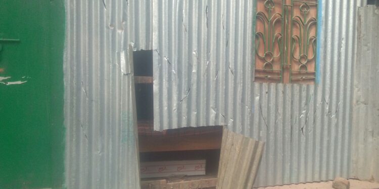 আড়াইহাজারে দুই পক্ষের থেমে থেমে সংঘর্ষ আহত ২৫