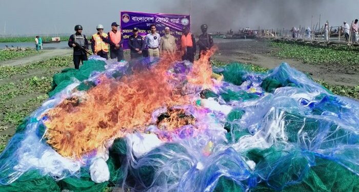৬ লাখ মিটার কারেন্ট জাল আগুনে পুড়িয়ে ধ্বংস