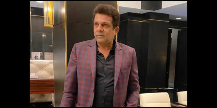 নগরভবনে মন্ত্রীর সভায় বাবুর অস্ত্র ! ব্যাপক বিতর্ক