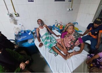 আদরের নাতি আর পুত্রবধুর লাশের অপেক্ষায় আব্দুর রব