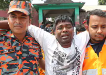 ‘আমারে খালি কইরা থুইয়্যা গেলি রে মা’