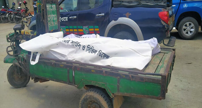 দুই ট্রাকের প্রতিযোগতিায় প্রাণ গেলো এক চালকের