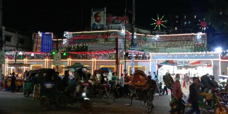 নগরীর প্রাণকেন্দ্র চাষাড়ায় অবৈধ মেলা, অপকর্ম চললেই !