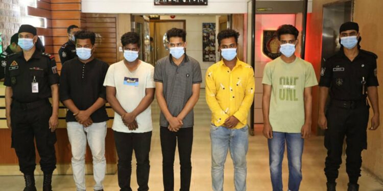 ‘শীর্ষ সন্ত্রাসী’ শুটার রিয়াজুলসহ গ্রেপ্তার ৫