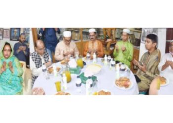 চুনকা কুটিরে ডিসি-এসপি-আ’লীগ নেতাদের ইফতার