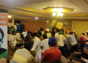 সিদ্ধিরগঞ্জে বিএনপির দ্বন্দ্ব, সংঘর্ষ ! সম্মেলন পণ্ড