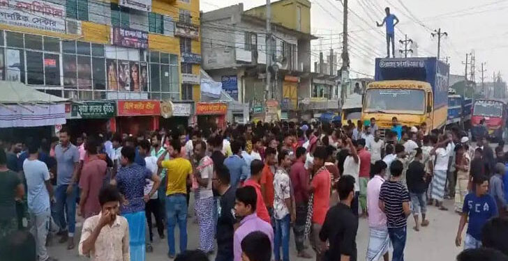 সিদ্ধিরগঞ্জে সড়ক অবরোধ করে অটোচালকদের বিক্ষোভ